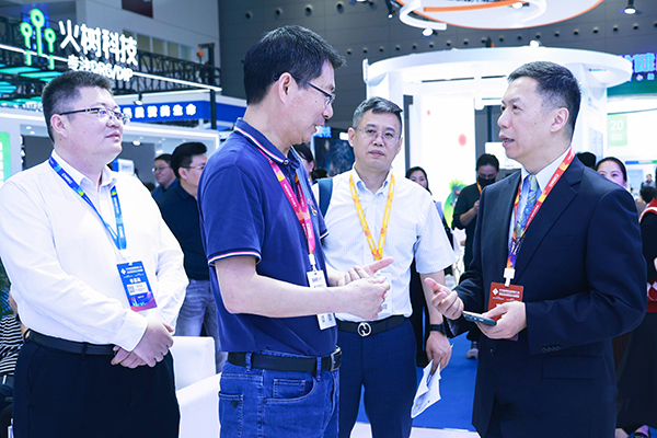 1677468314992884.jpg 7-2·1智慧医疗-600.jpg